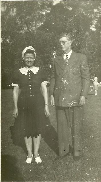 Gladys_and_Jesse_Harr_1945