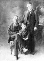 1900circa_Lawrence_Wolff_with_son_Ed_and_grandson_Ira