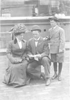 1909_Ed_and_Maude_Millette_with_son_Ira_Roof_old_Madison_Square_Garden_front