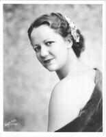 1933_Mildred_Millette_pose1_front